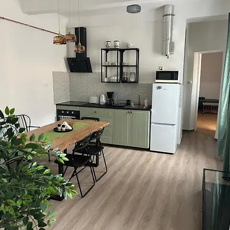 Diamond Astoria 4 Apartament *