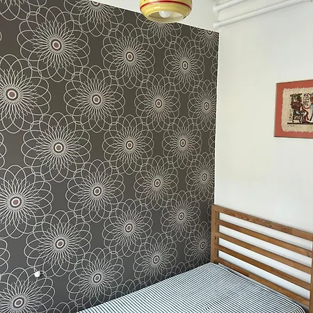 Diamond Astoria 4 *