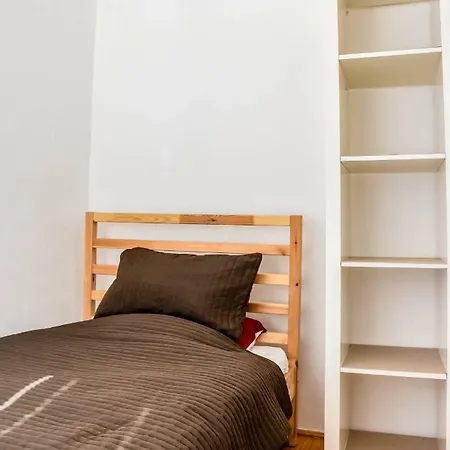 Diamond Astoria 4 Apartment