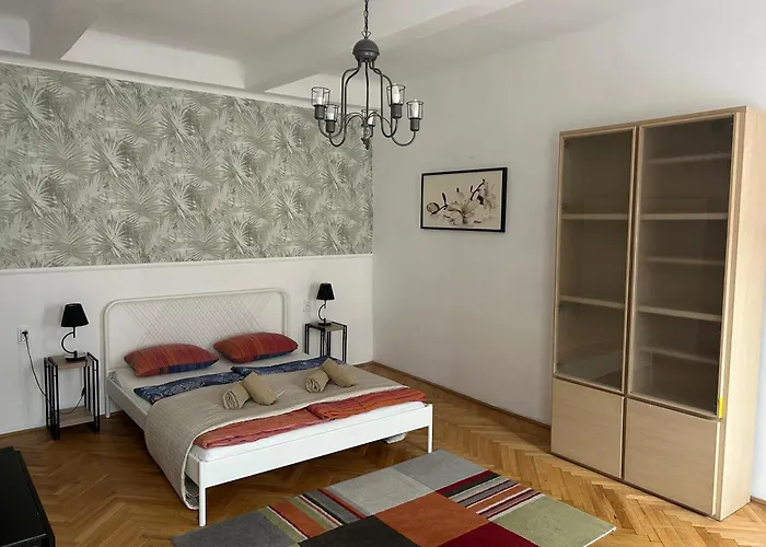 Diamond Astoria 4 *